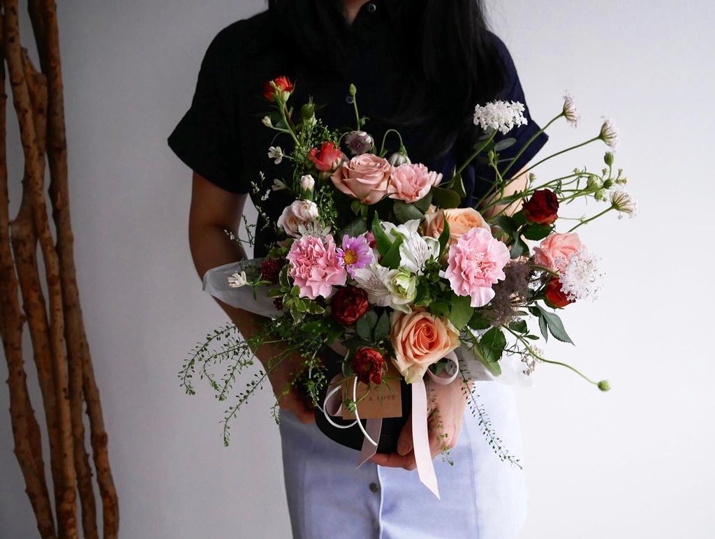 Blooms in Hatbox