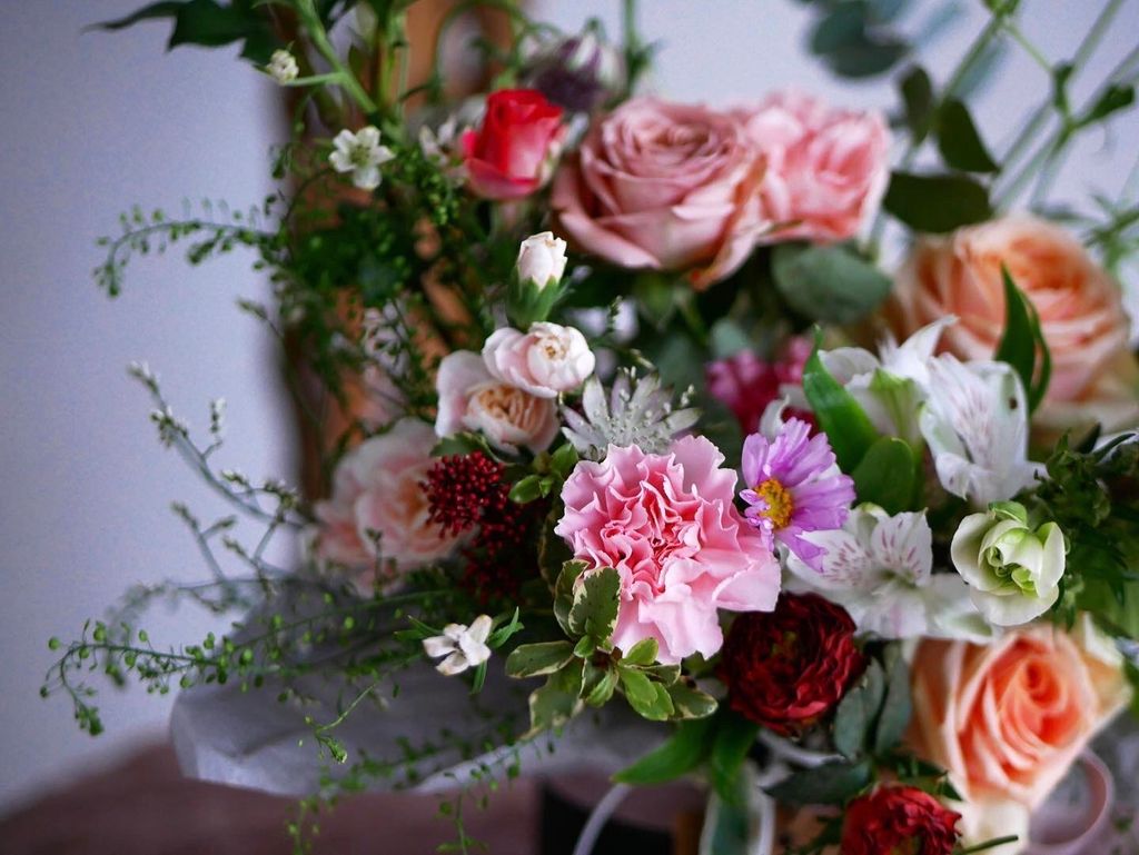Blooms in Hatbox