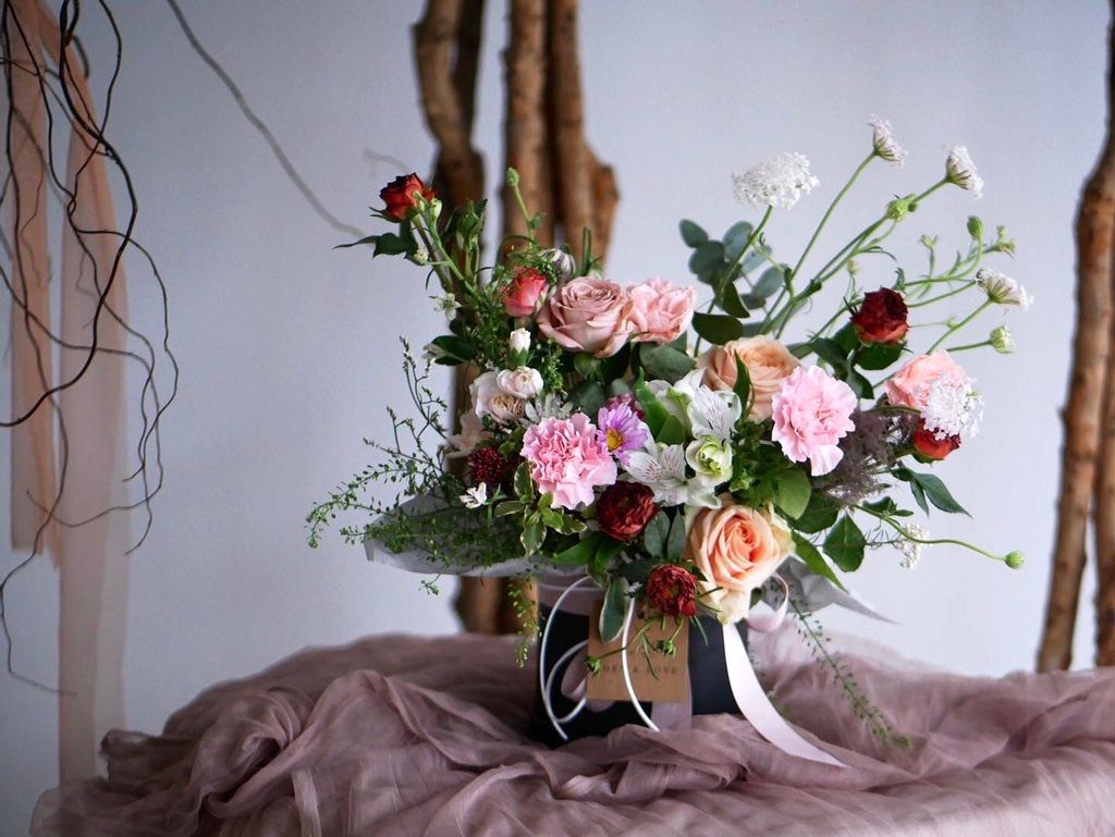 Blooms in Hatbox
